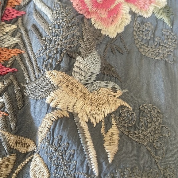 RARE - Johnny Was Mari Gray Embroidered Top - GUC style C14819-9 - Picture 6 of 14